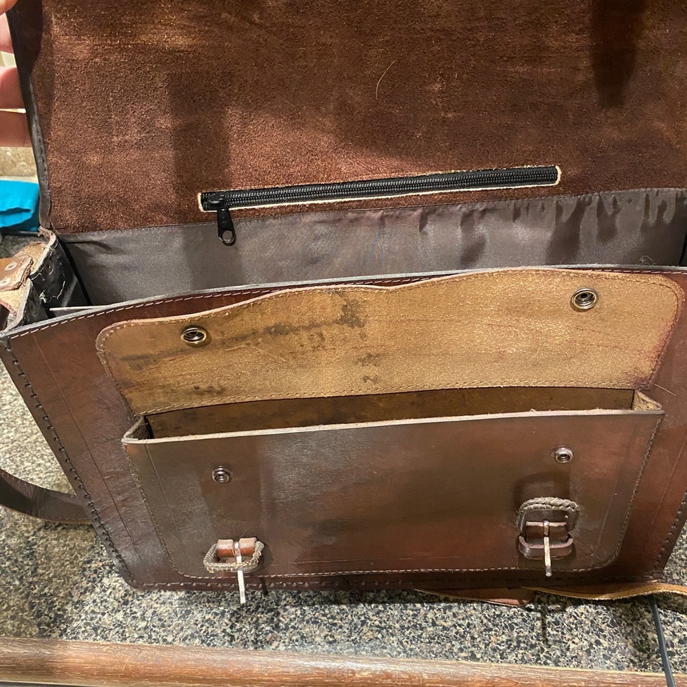 Chilean Handmade Leather Satchel Messenger Bag - Picture 6 of 8